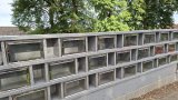 Dokončení kolumbária na hřbitově v Bernarticích